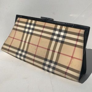Authentic Burberry Clutch nova Check